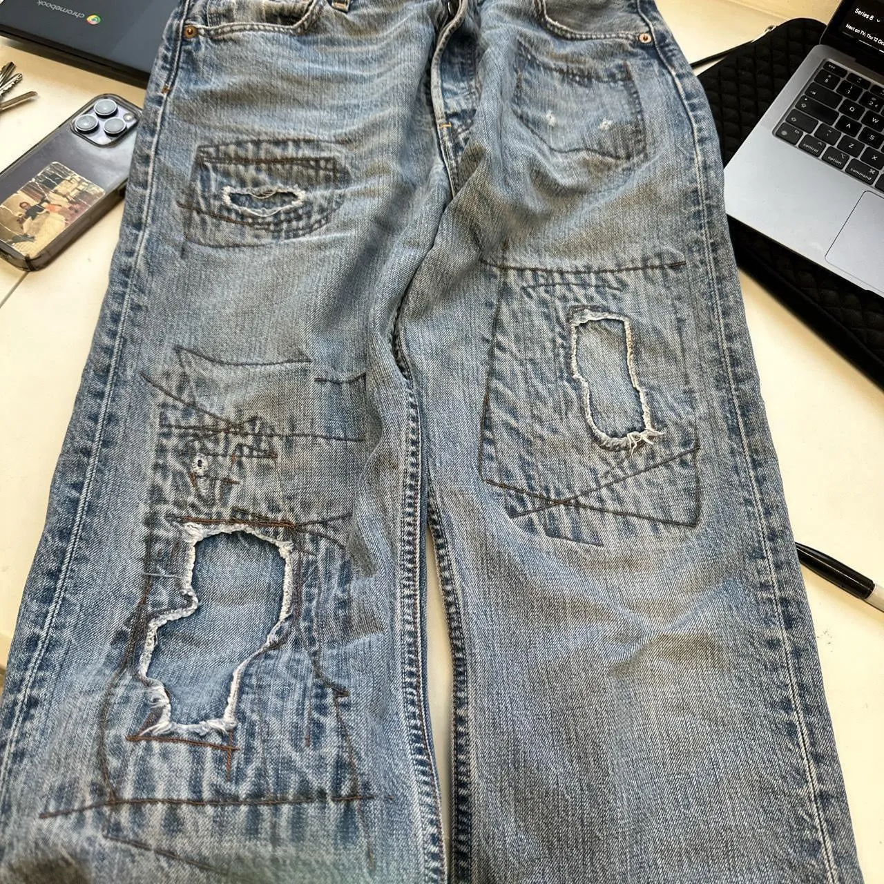 straight leg levi’s jeans