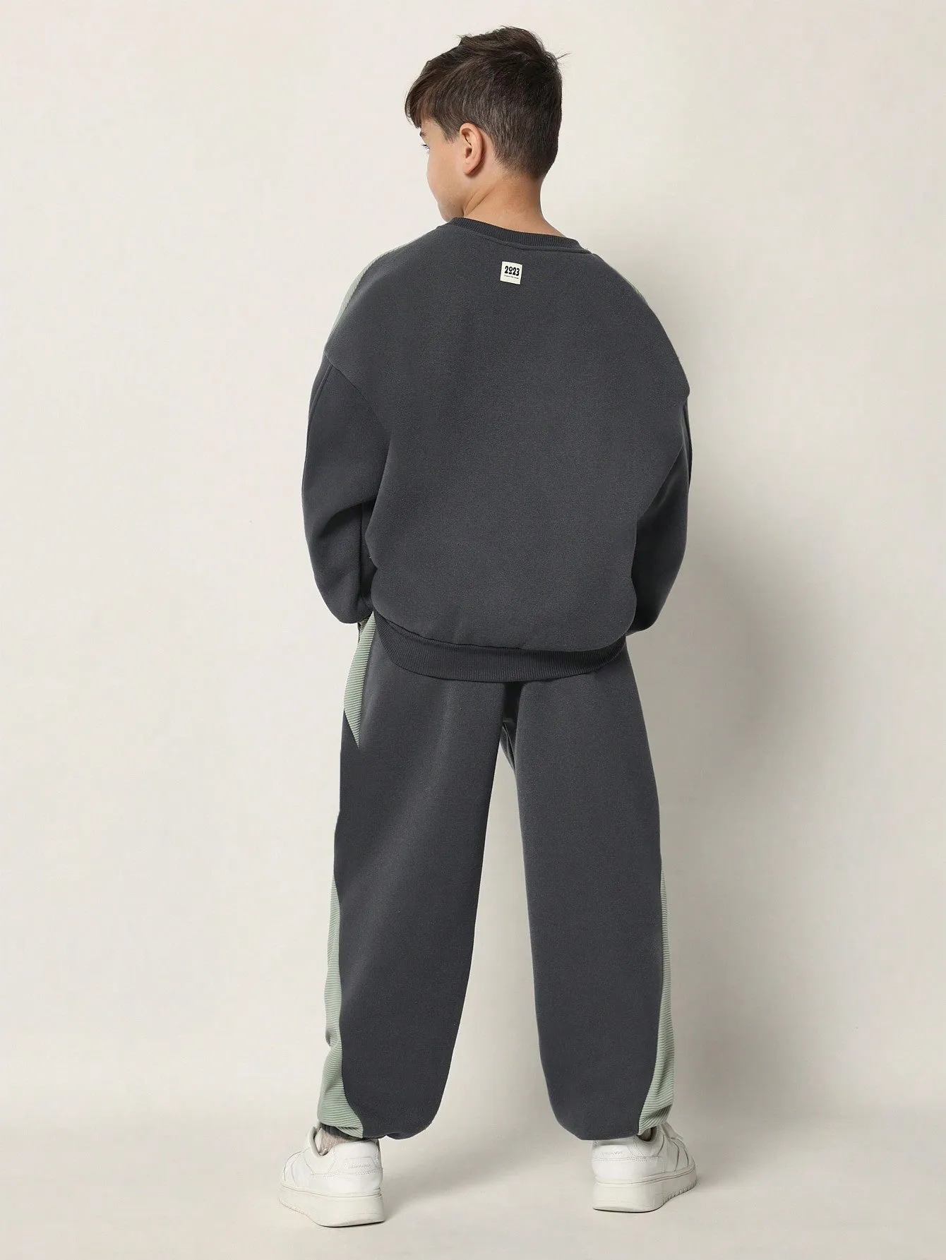 Tween Boys Comfy Crew Neck Colour Blocked Sweatshirt & Jogger Pant 2 Piece Set